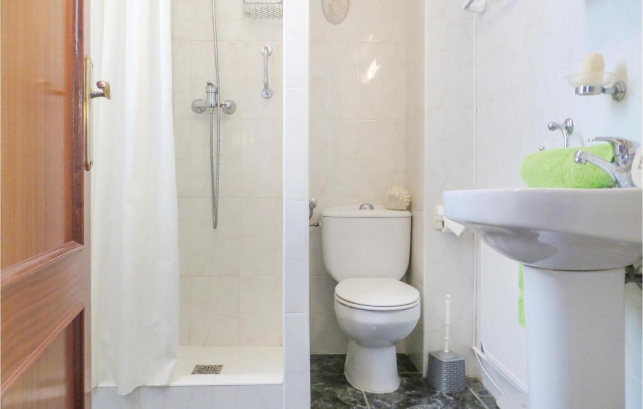 2 Bedroom Stunning Apartment In Torrevieja Exterior foto
